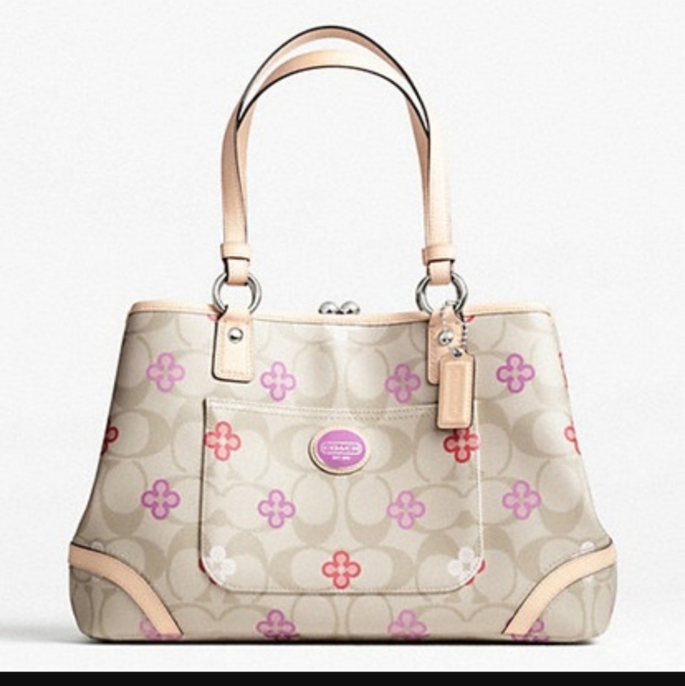 COACH SHOULDER BAG NWOT